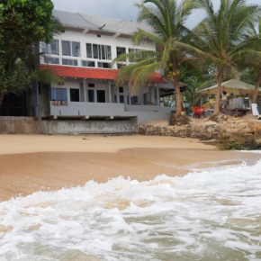 Гостиница The Beach Villa  Unawatuna
